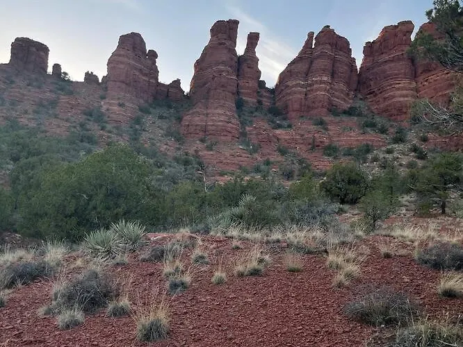 Close To Fresh Creek! Sleeps 12 ~ Amazing Views W/serene Open Space ~ Hot Tub + Game ~ Trails Outside * Sedona