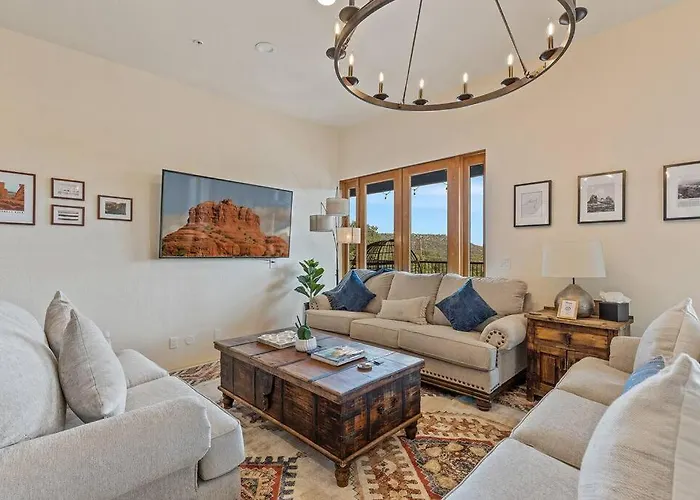 Close To Fresh Creek! Sleeps 12 ~ Amazing Views W/serene Open Space ~ Hot Tub + Game ~ Trails Outside Holiday home Sedona